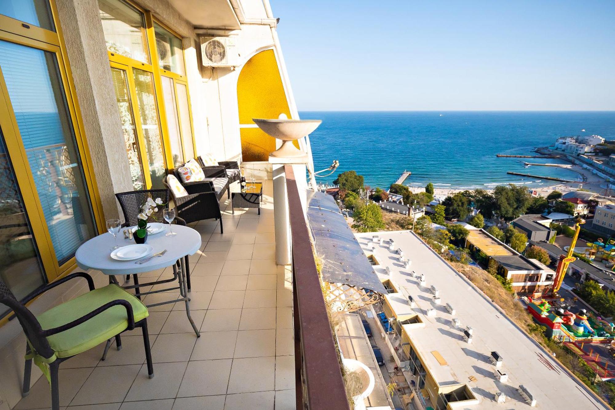 Arcadia Promenade Grand Apartments Odesa Room photo