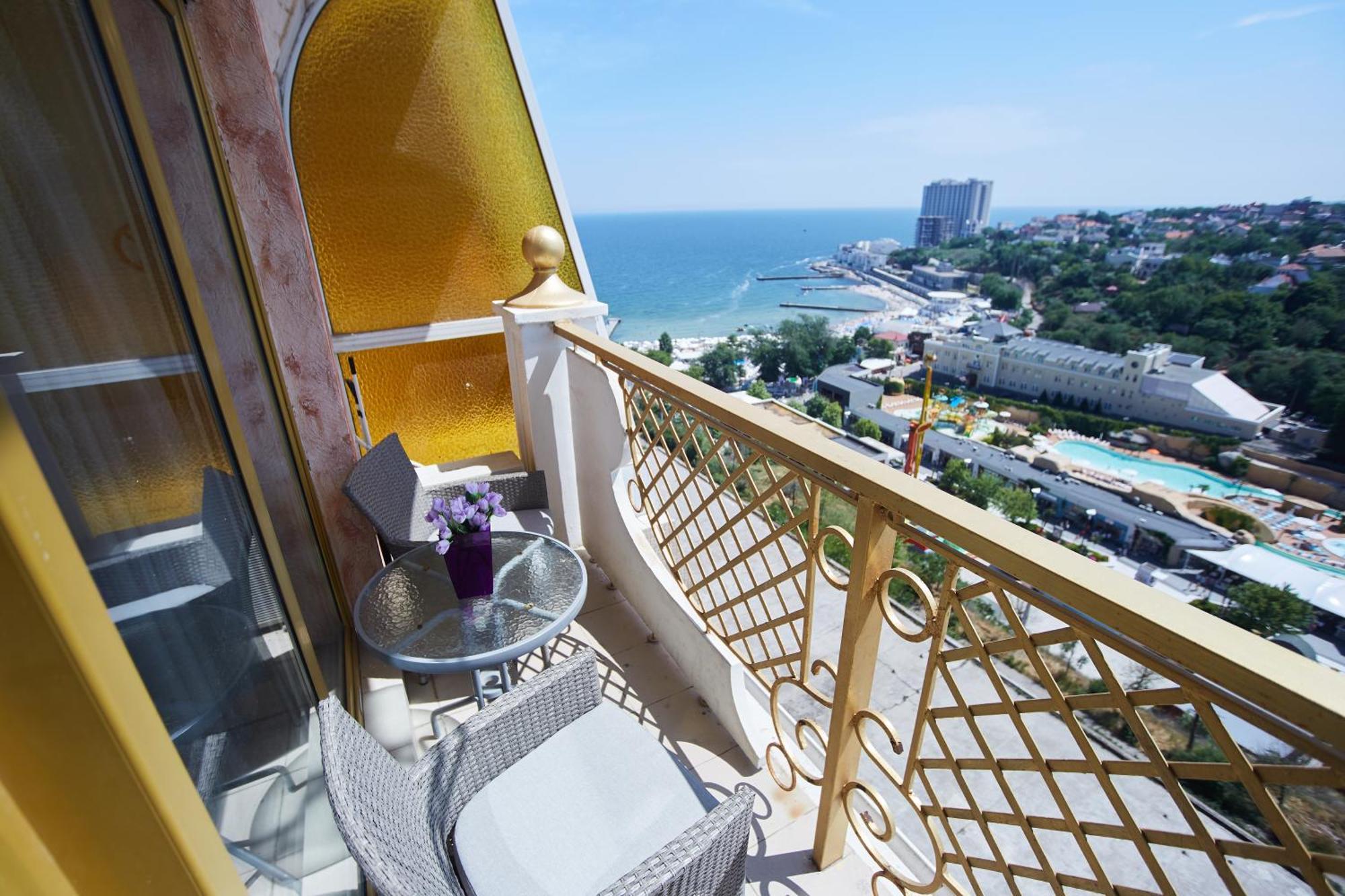 Arcadia Promenade Grand Apartments Odesa Room photo